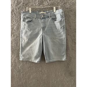 Levis Classic Bermuda Shorts Womens 30 Blue Light Wash Denim Mid Rise Zip